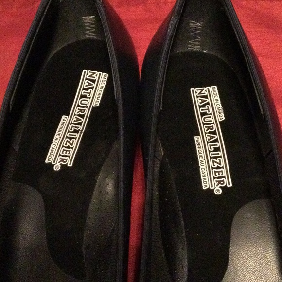 Naturalized Women’s Anita Leather Pumps - Picture 4 of 7